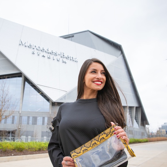 Meet your Posher, Ingrid - Picture 2 of 2